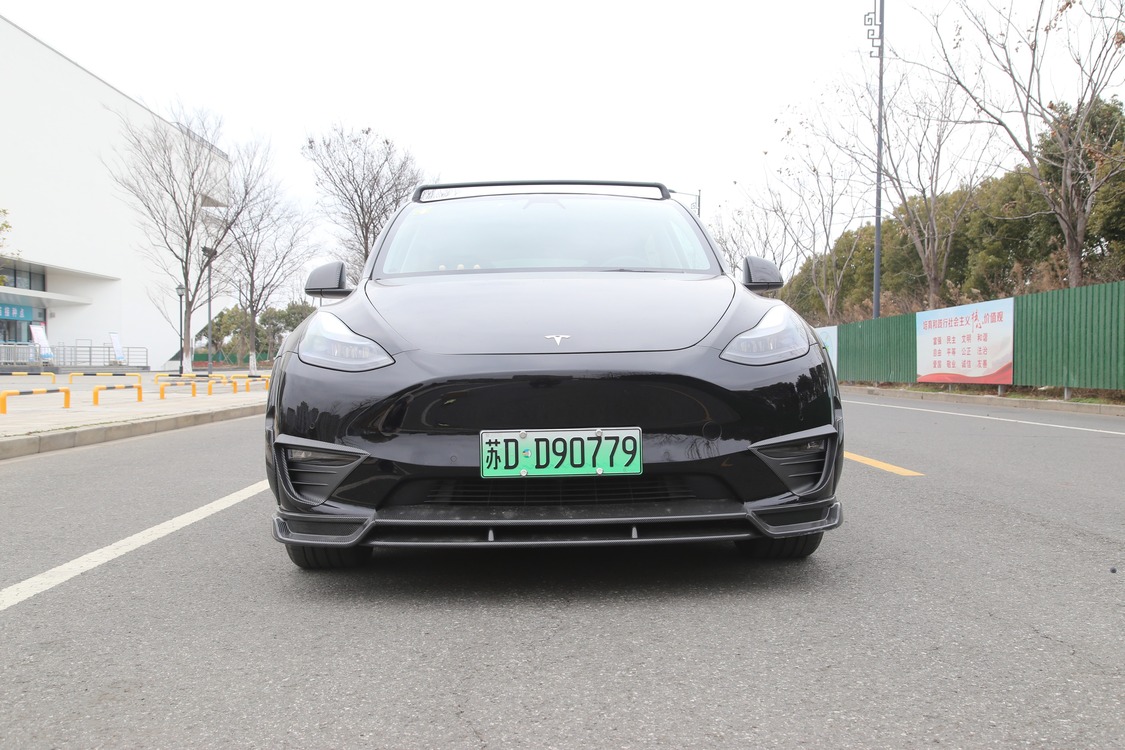 Tesla Model Y Ön Sis Lambası Kaşı Geniş Tip Karbon Kaplama, 2 Adet Set Olarak, Mat Siyah