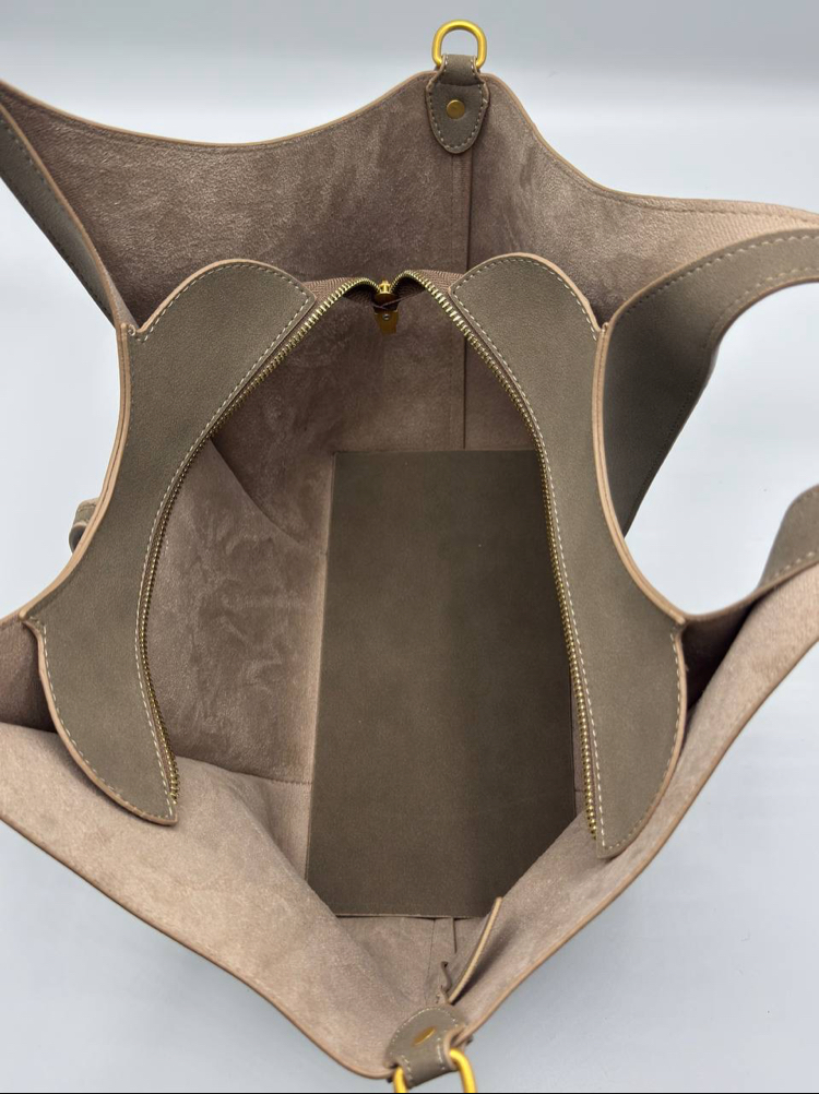 Tod's Timeless Shoulder Bag