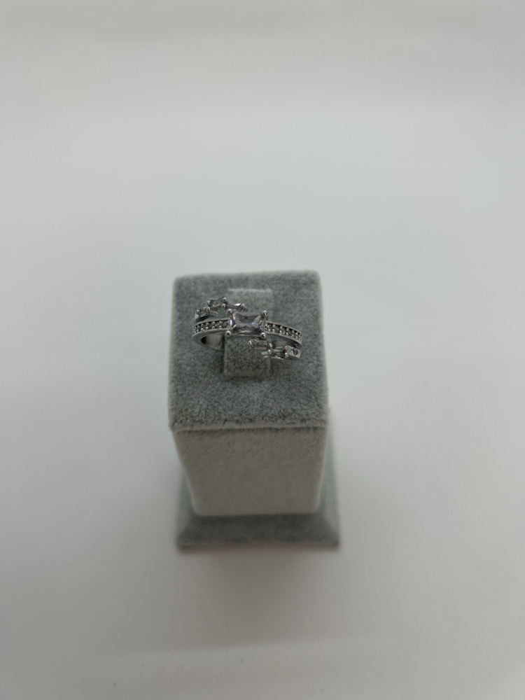 Vip baget taşlı kürsü silver ayarlamalı yüzük 