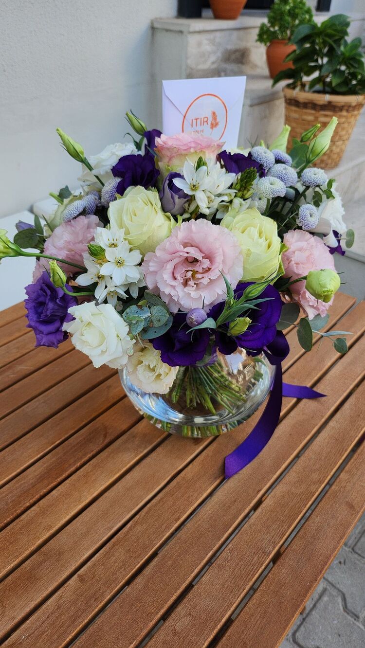 Karma Lisianthus Gül Aranjmanı