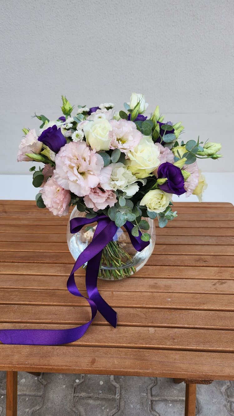 Karma Lisianthus Gül Aranjmanı