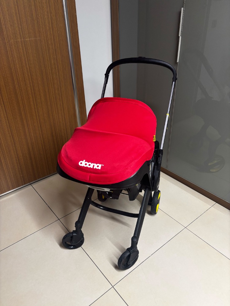 Kırmızı Doona Bebek Arabası