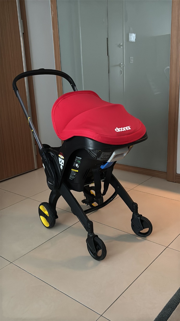 Kırmızı Doona Bebek Arabası