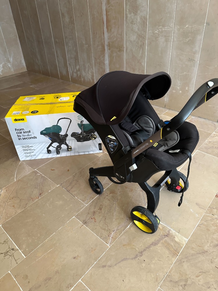 Doona+ Siyah Bebek Arabası ve Ana Kucağı