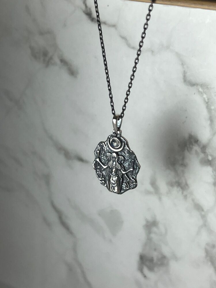 hecate kolye