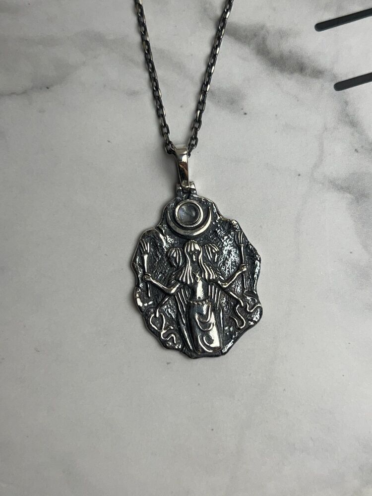 hecate kolye