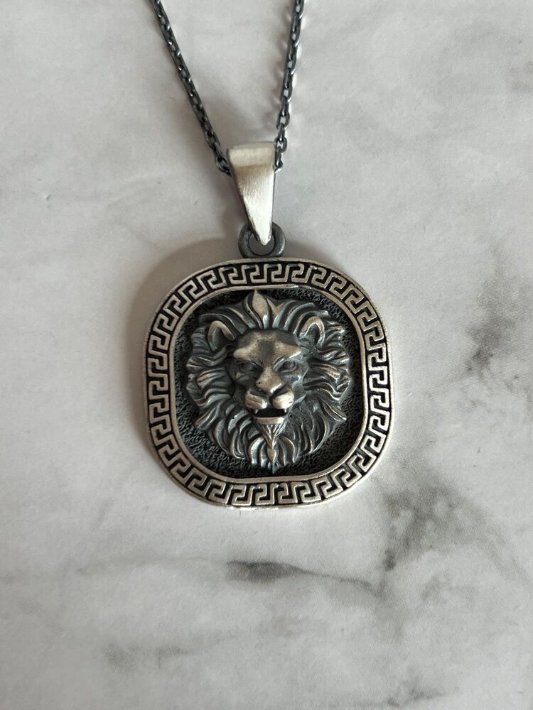 Aslan kolye