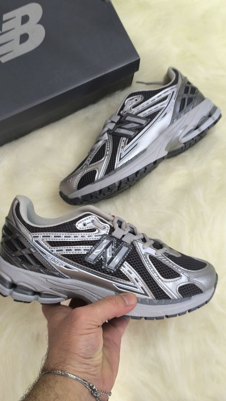 NEW BALANCE 1906 GREY