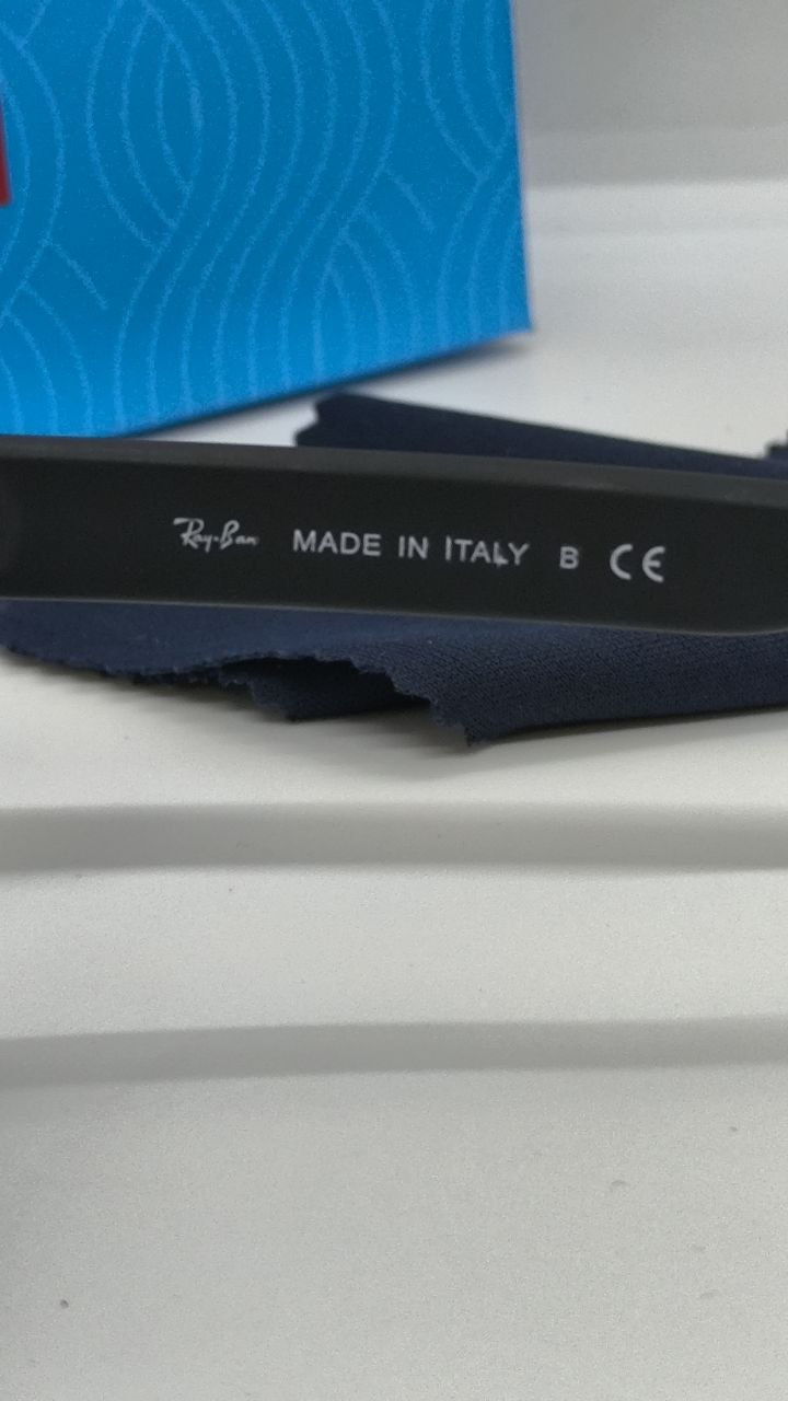 RAY-BAN