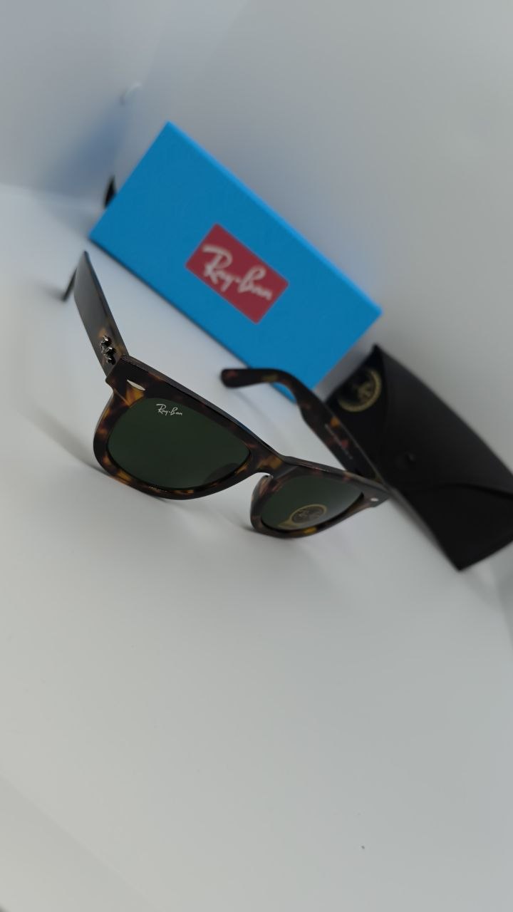 RAY-BAN