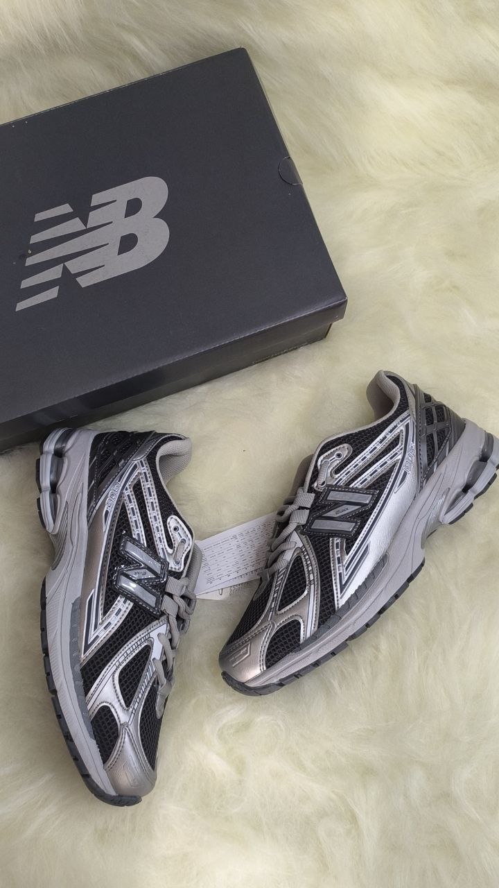 NEW BALANCE 1906 GREY