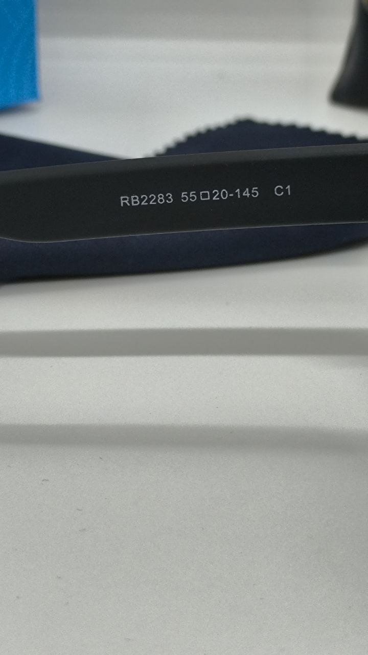 RAY-BAN