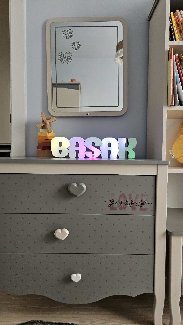 300yedek parca ARGB LED’li Dekoratif İsim Kutusu – Kişiye Özel Hediye & Ev Dekoru