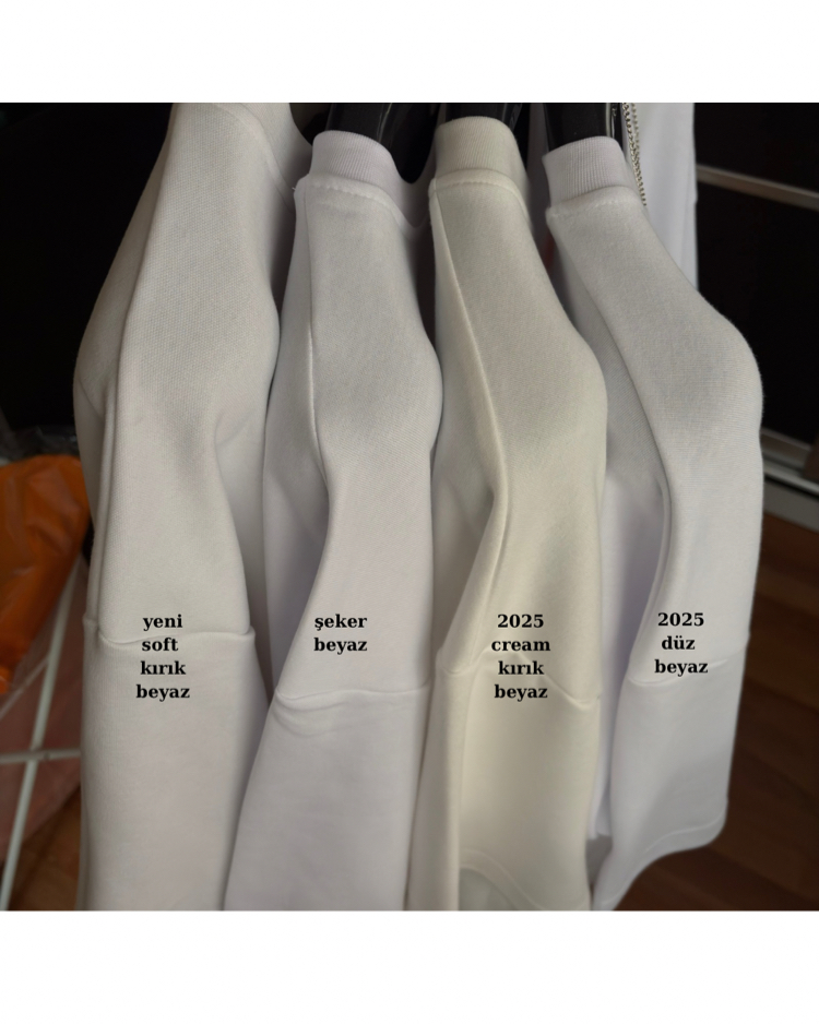 Kırık Beyaz Ağır Kumaş Oversize Tişört