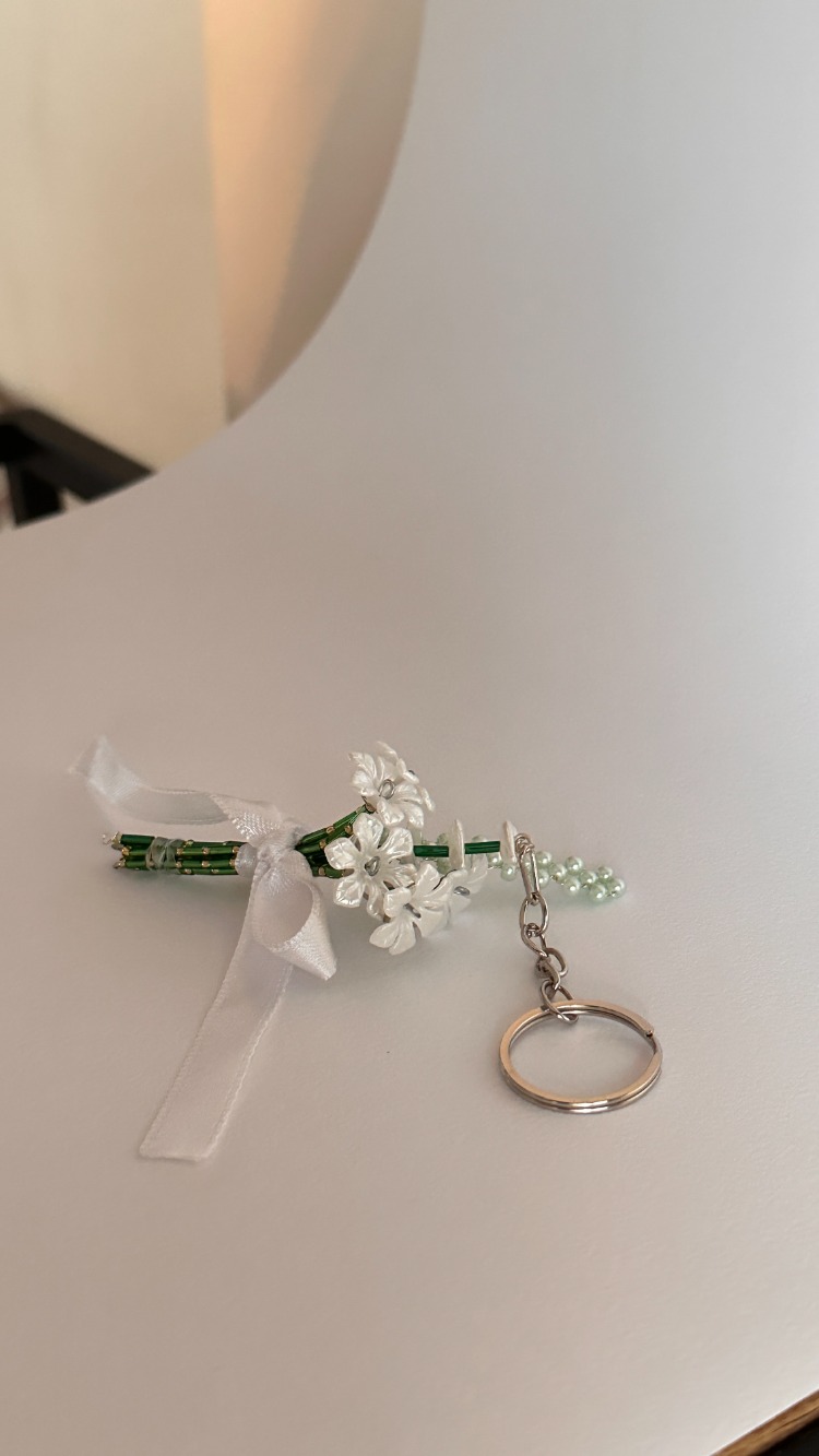 Sakura Buket Anahtarlık - Beyaz