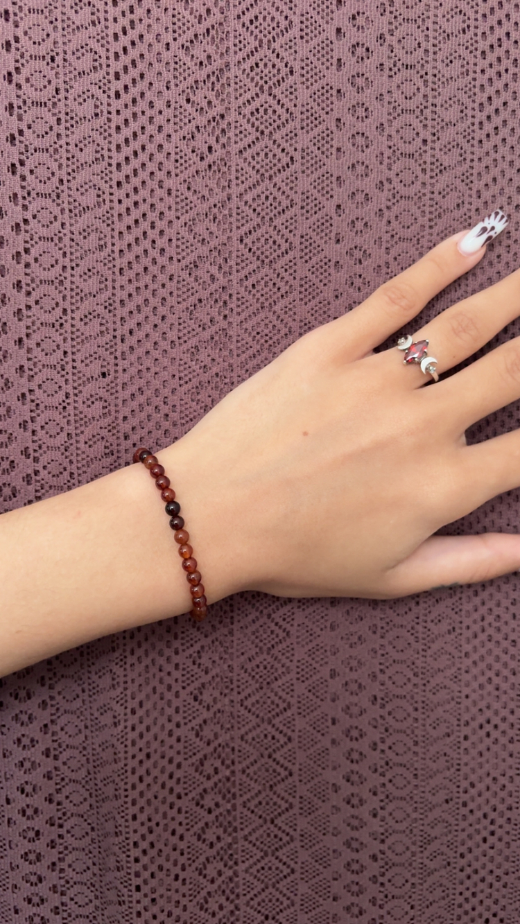 Lal (Garnet) 4 mm Bileklik