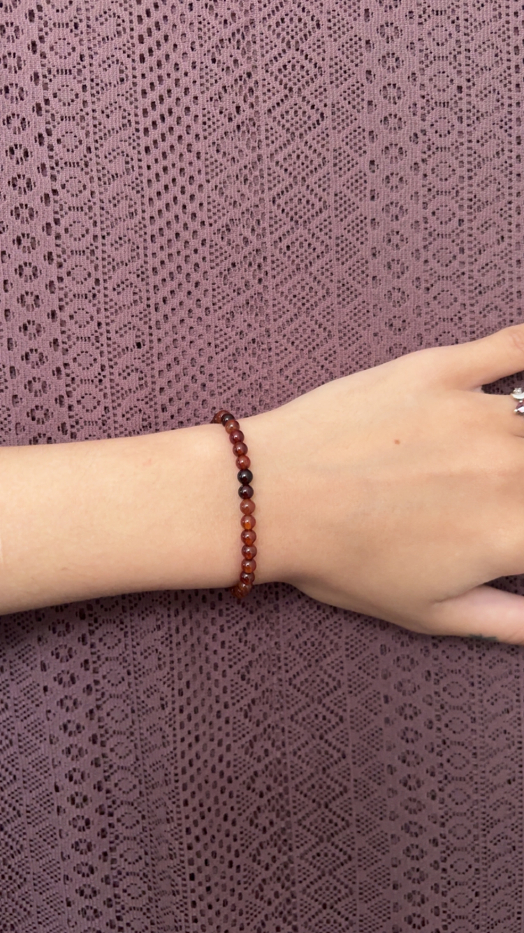 Lal (Garnet) 4 mm Bileklik