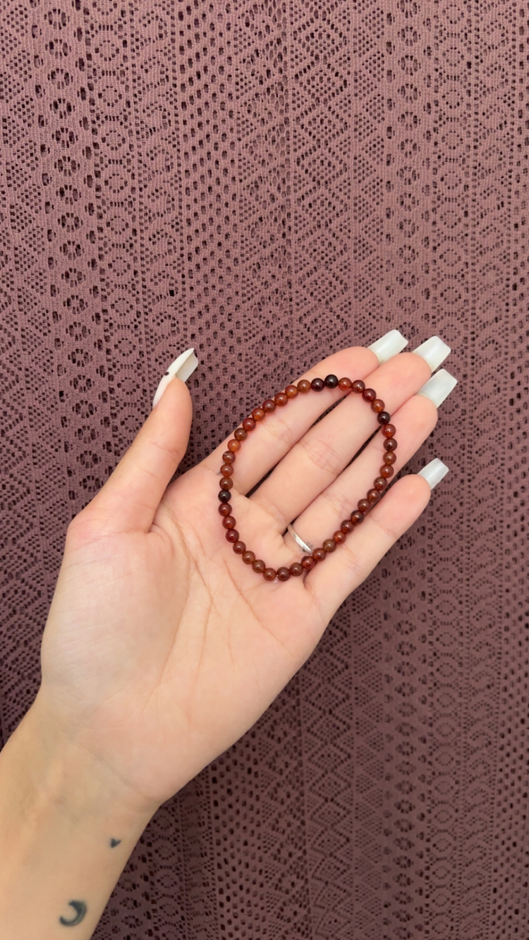 Lal (Garnet) 4 mm Bileklik