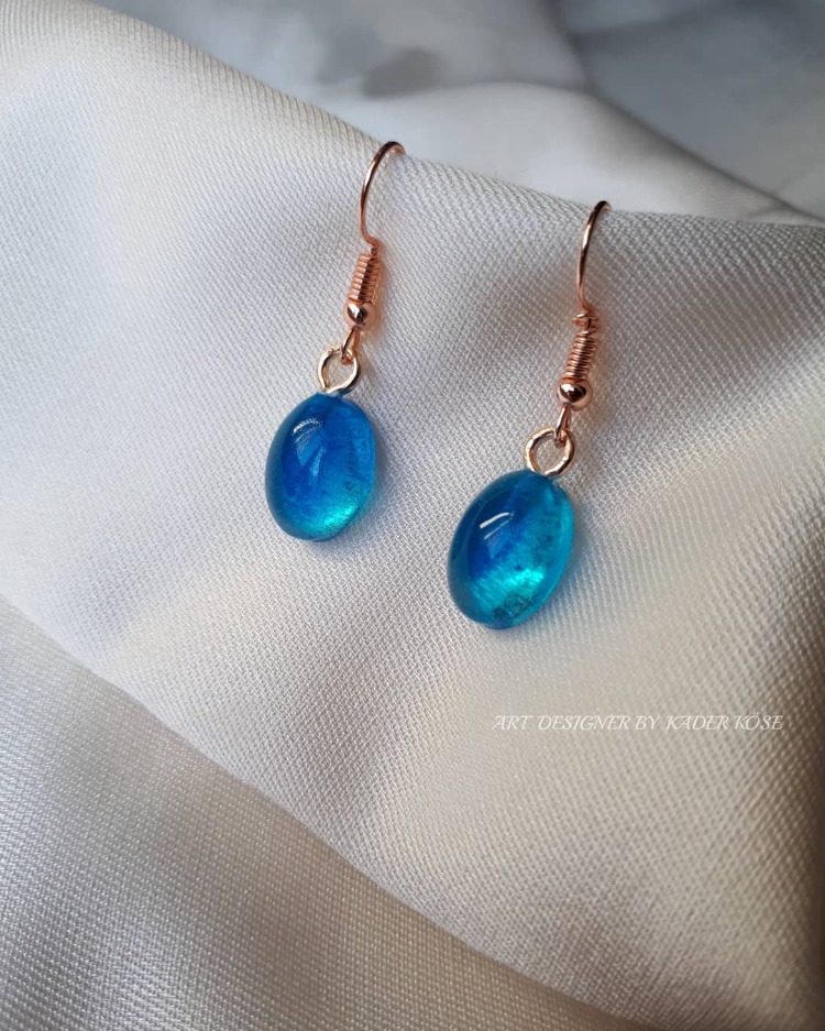 Duru Gökyüzü | El Emeği Rose Gold Detaylı Oval Küpe