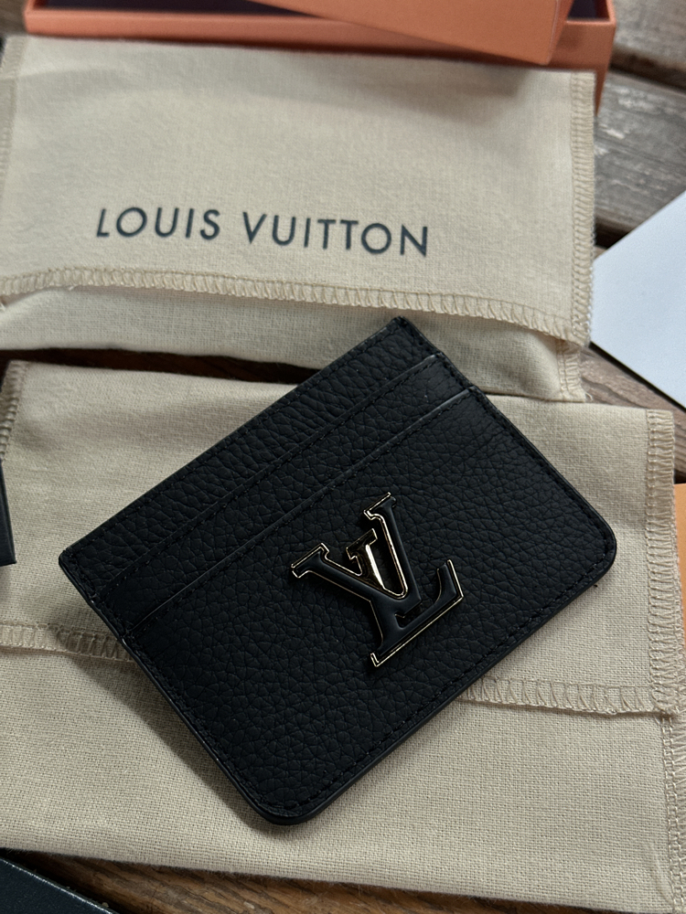 LV Kartlık Siyah %100 HAKİKİ DERİ (KUTULU, TOZ TORBALI)