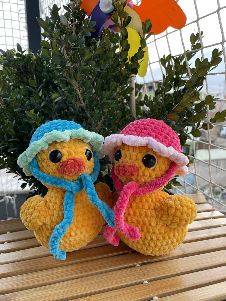 Şapkalı Ördek Amigurumi