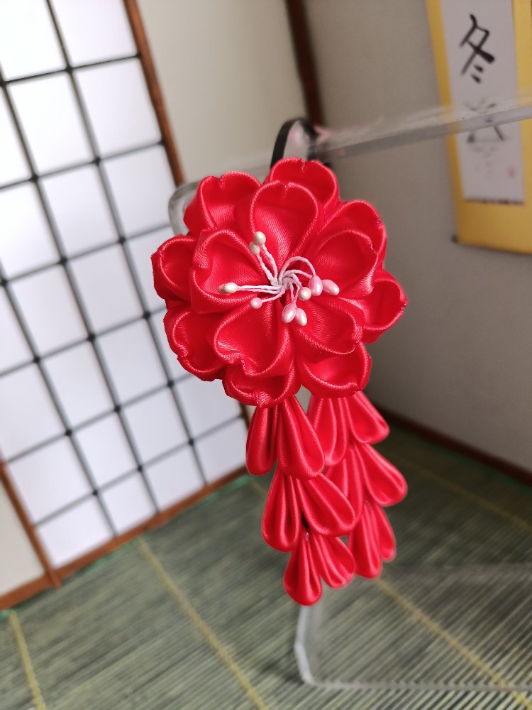 Katmerli Sakura Taç Kırmızı