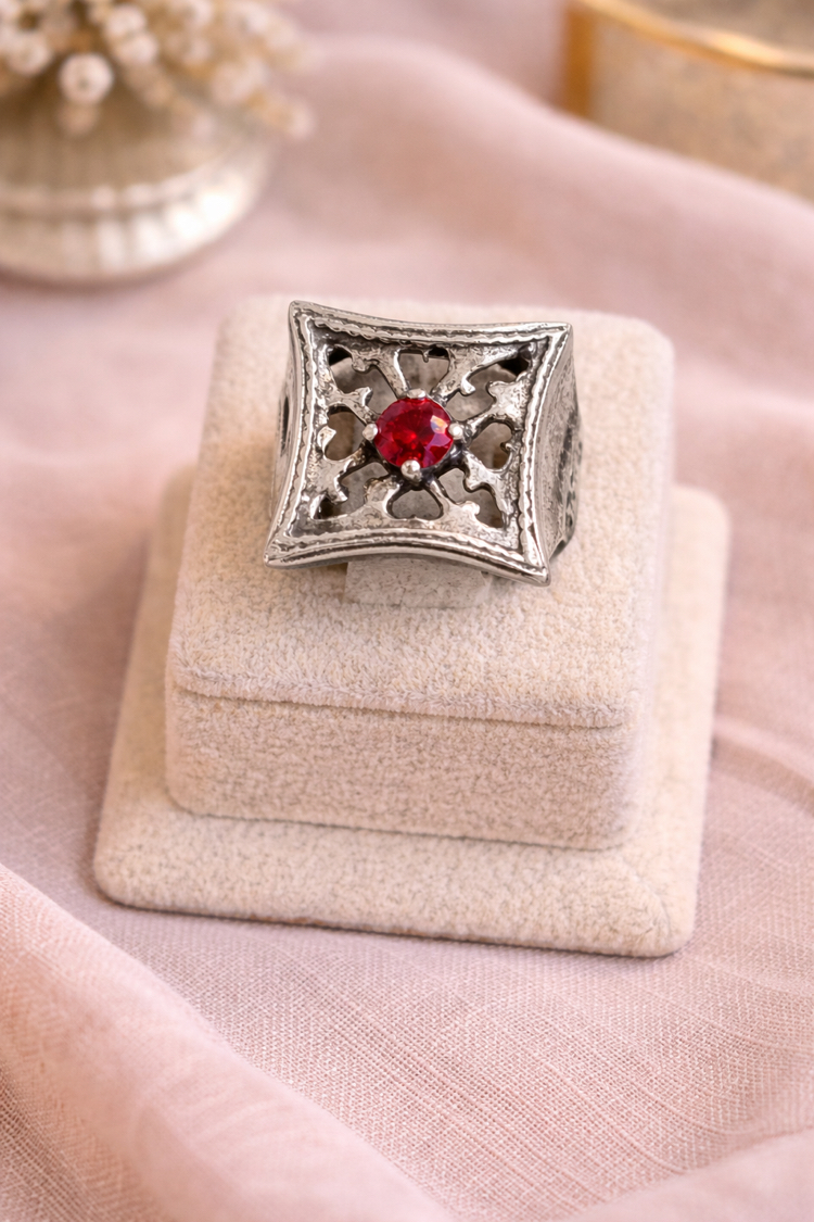 Gümüş lale taşlı yüzük ölçü 16