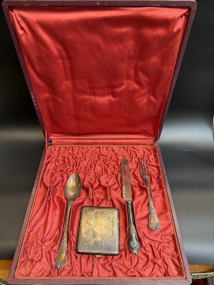 Gümüş tuğralı set