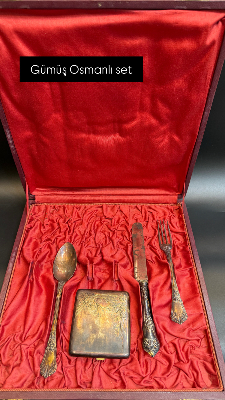 Gümüş tuğralı set