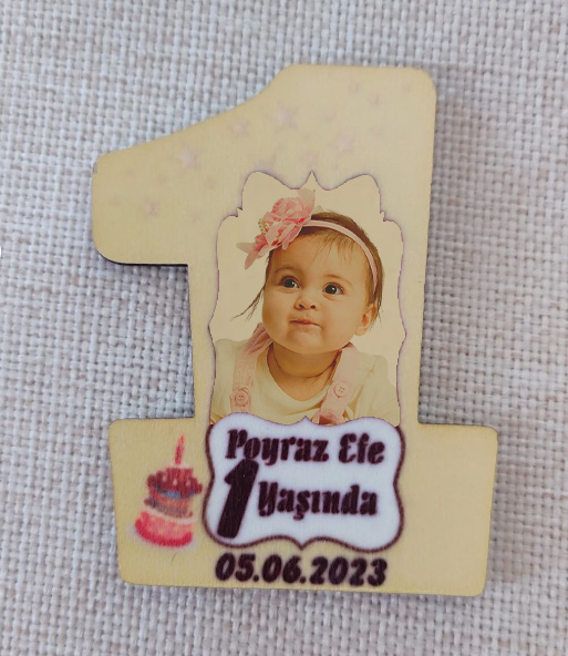 1 Yaş Ahşap Mdf Magnet – Kişiye Özel Doğum Günü Hatırası 7 Cm Fotoğraflı Magnet 25 Adet