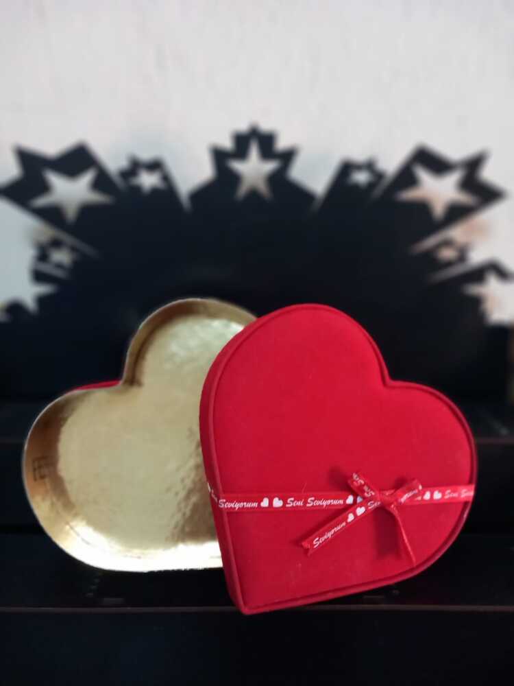 KIRMIZI RENK KURDELELİ KALPLİ KUTU 