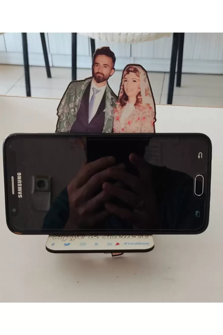 Kişiye Özel Fotoğrafı Ahşap Kesim Telefon Tutucu