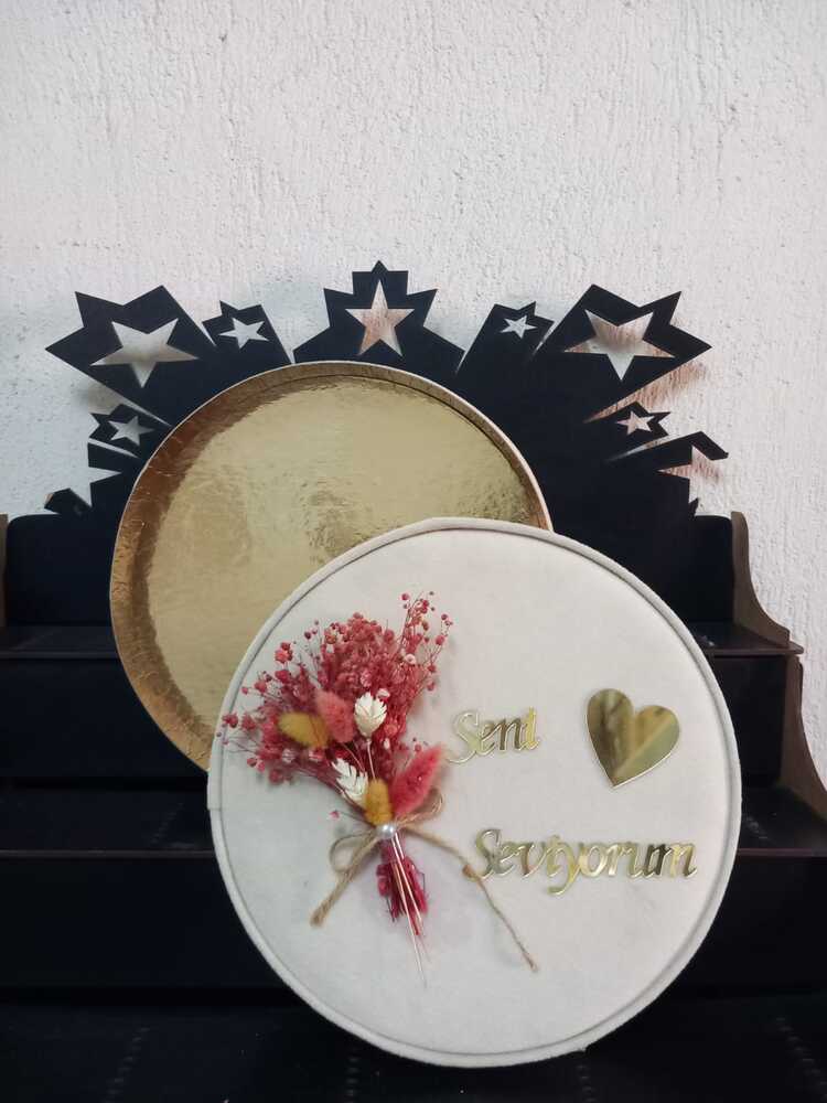 YUVARLAK SENİ SEVİYORUM YAZILI HEDİYE KUTUSU