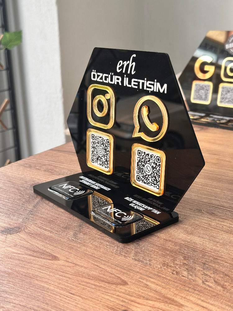 Çift QR & NFC Özellikli PleksiGlass Stant Petek Tasarımlı