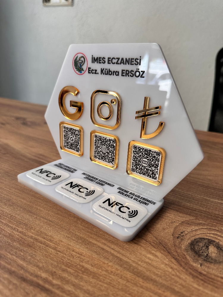 3 QR & NFC Özellikli PleksiGlass Stant Petek Tasarımlı