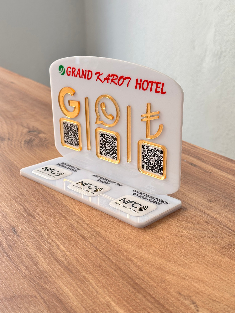 3 QR & NFC Özellikli PleksiGlass Stant Yatay Oval Tasarımlı
