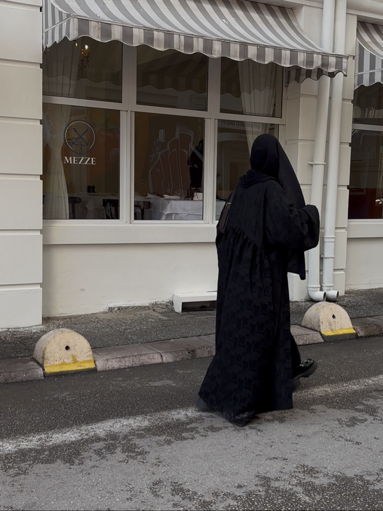 Broken abaya siyah
