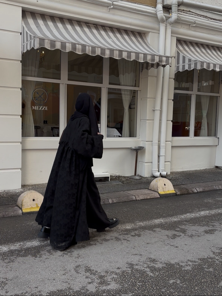 Broken abaya siyah