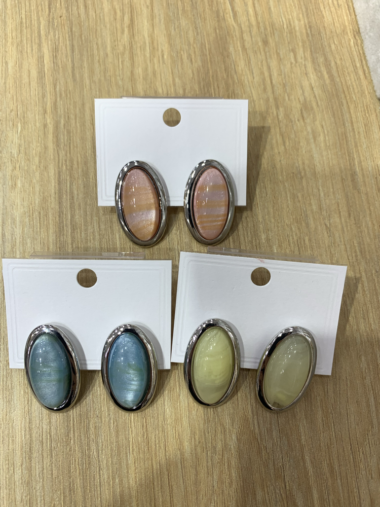 Silver Renkli Oval Küpe