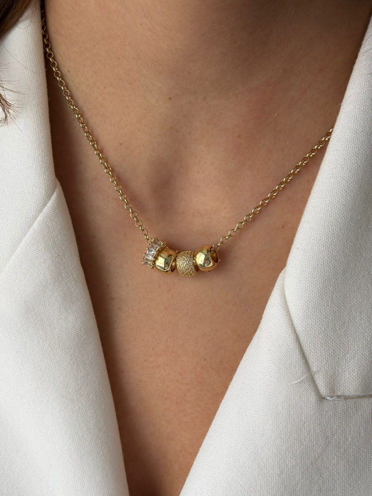 Gold Charm Detaylı Kolye