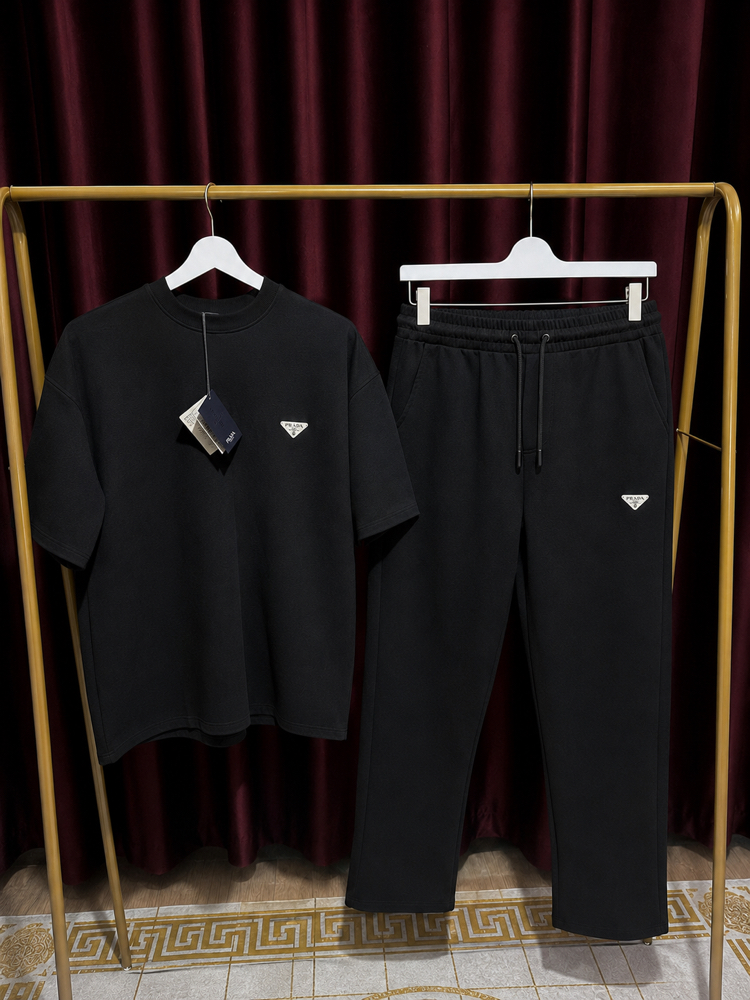 Prada Metal Logo Detaylı Eşofman Takımı Yarı Oversize