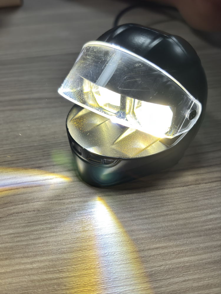SİYAH KASK MOTORSİKLET LED LAMBA