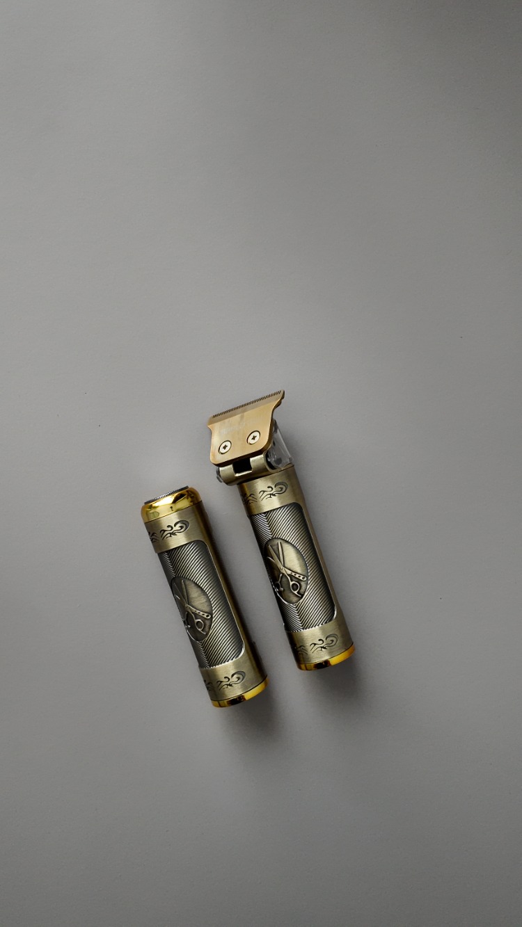 GOLDTECH 2'Lİ ŞARJLI SAÇ SAKAL KESME ERKEK BAKIM SETİ (MODEL:102)