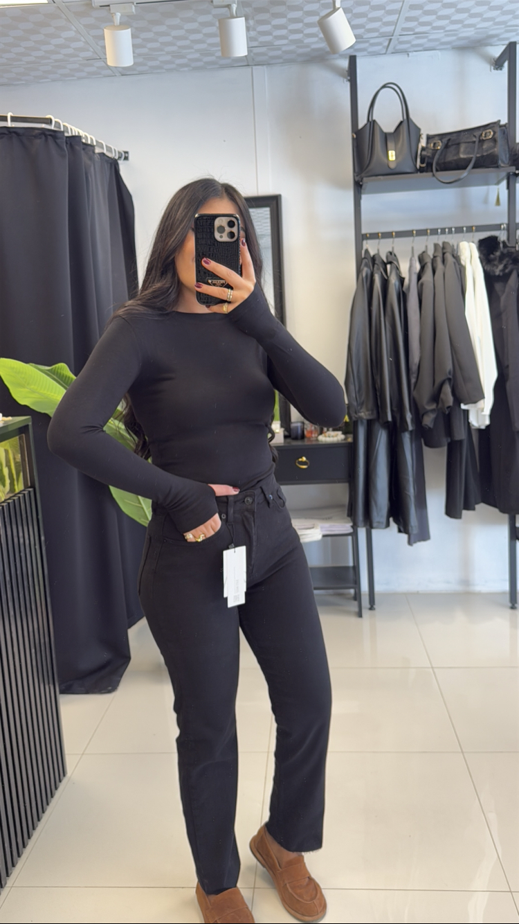 Zr Model Paçası Kesik Yüksek Bel Jean Siyah