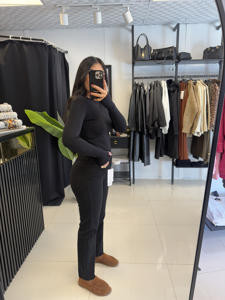 Zr Model Paçası Kesik Yüksek Bel Jean Siyah