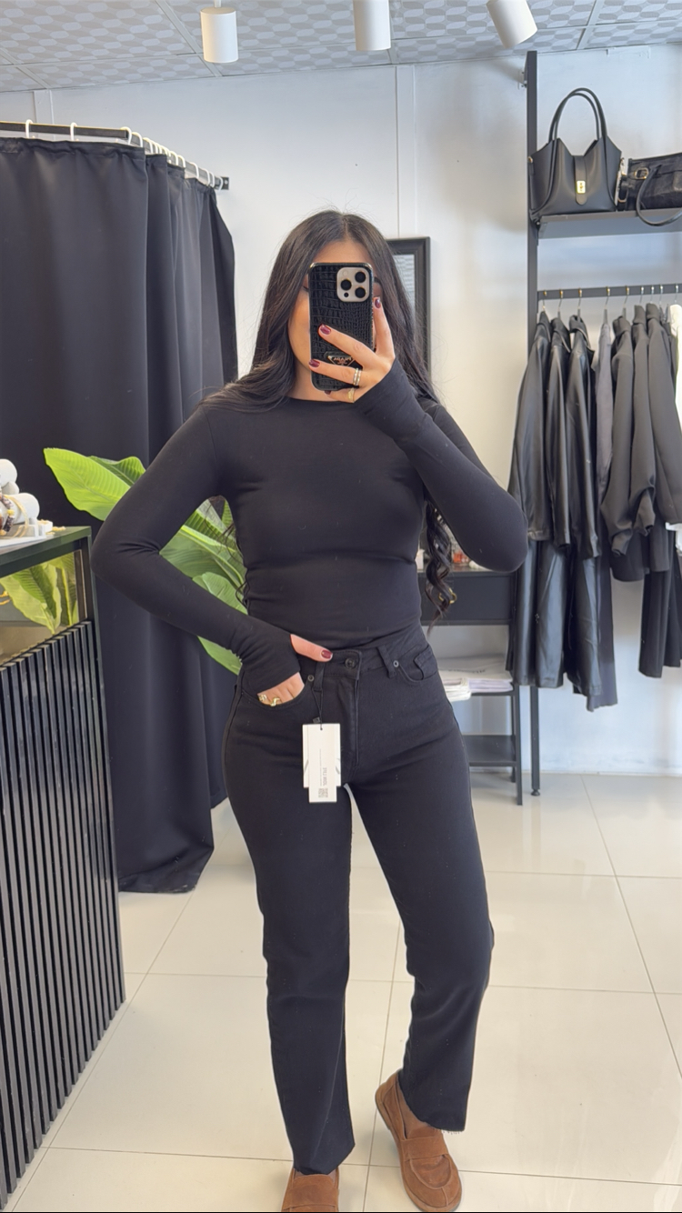 Zr Model Paçası Kesik Yüksek Bel Jean Siyah