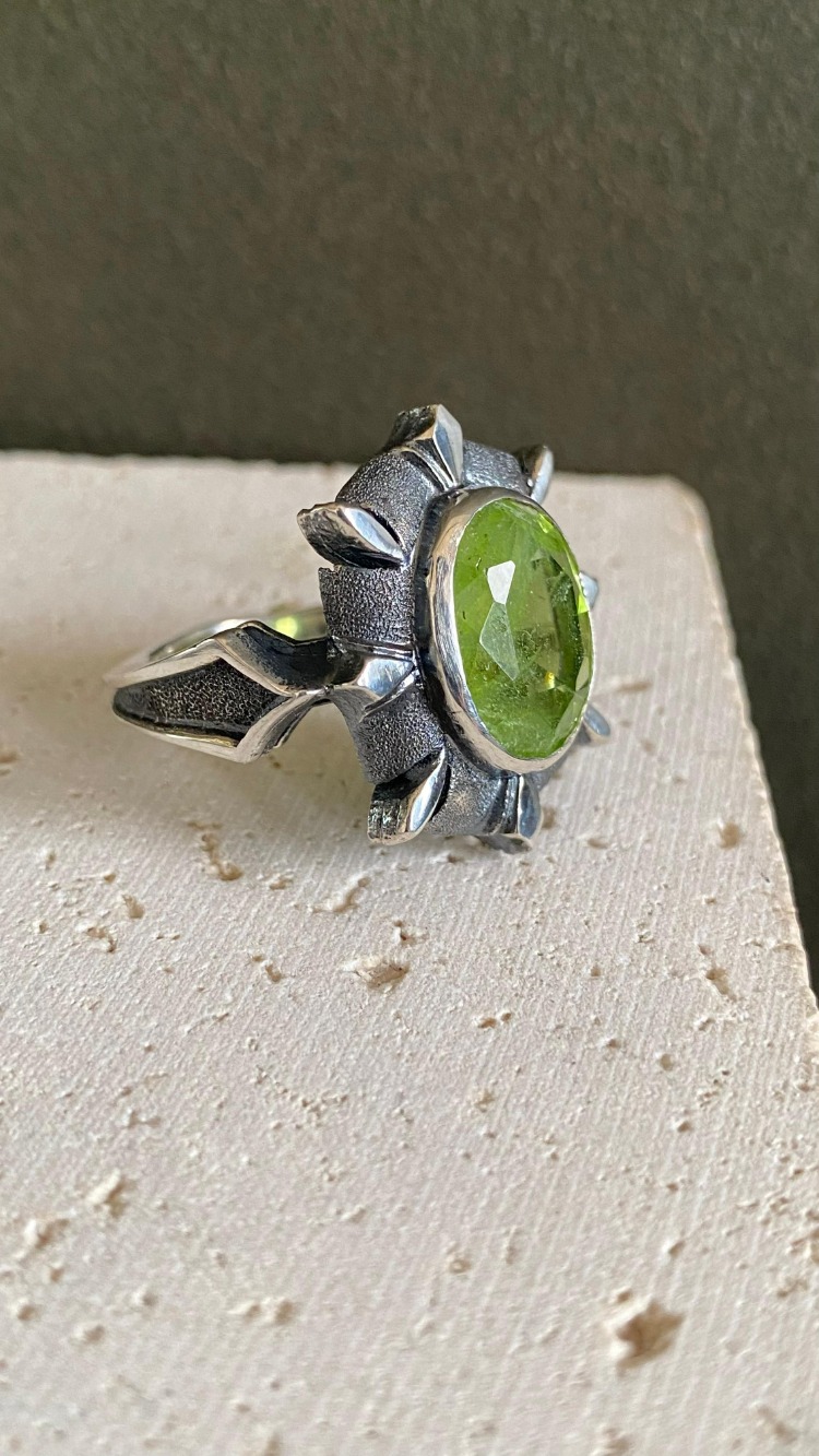 Peridot Taşlı Gümüş Yüzük