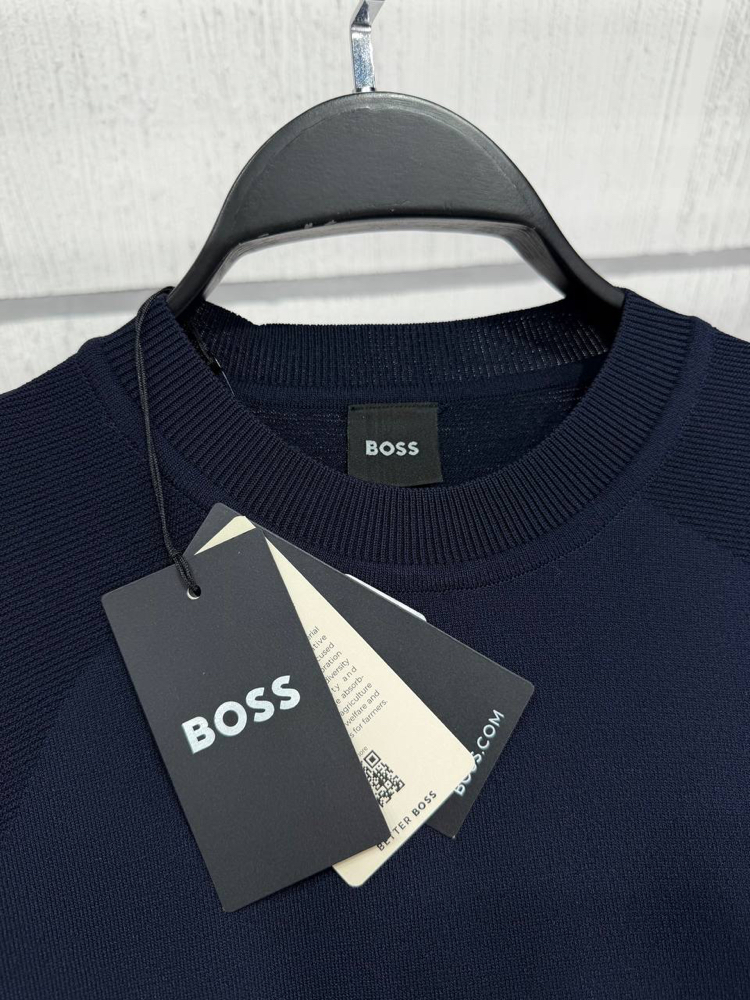 BOSS %100 RAYON KUMAŞ GÖĞÜSTE NAKIŞ DETAYLI