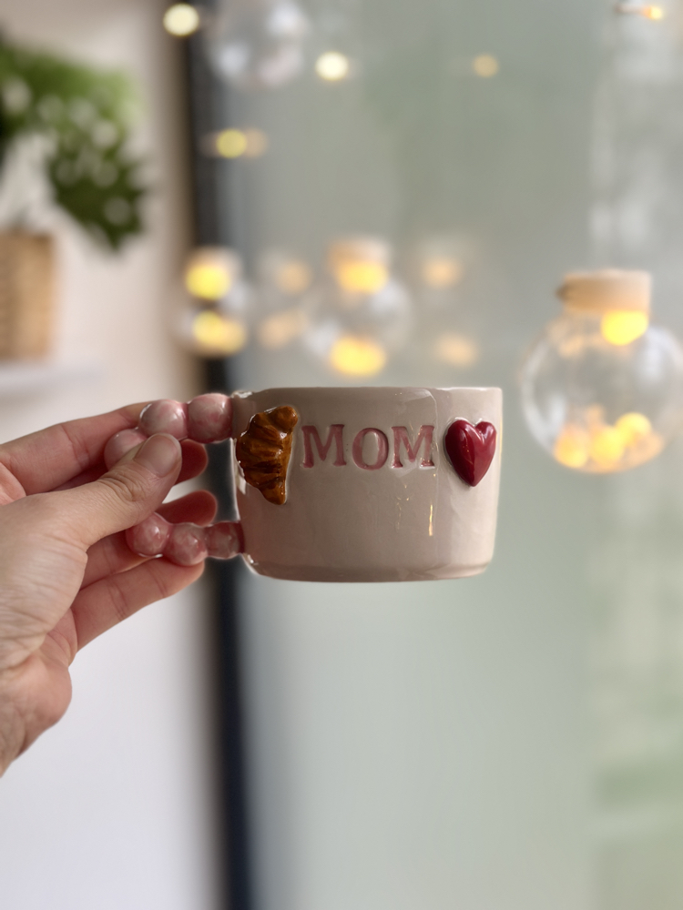 MOM Temalı El Yapımı Seramik Kupa 