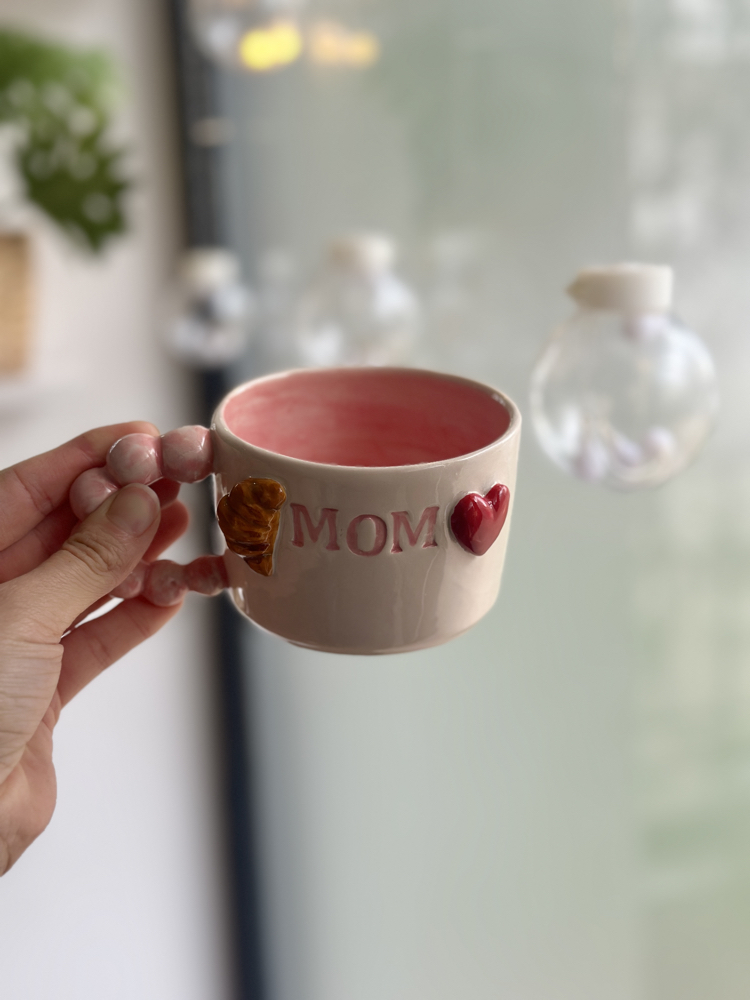 MOM Temalı El Yapımı Seramik Kupa 